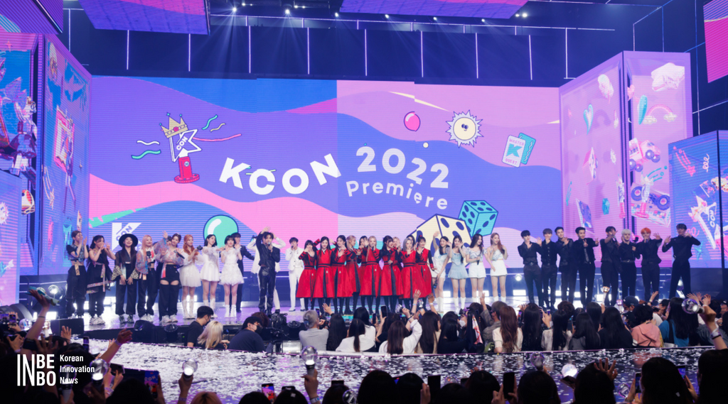 ‘KCON Premiere 2022’ Opens Doors to Cheers of K-pop Fans